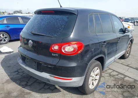 2010 Volkswagen Tiguan S from USA, damaged, VIN WVGAV7AXXAW531579